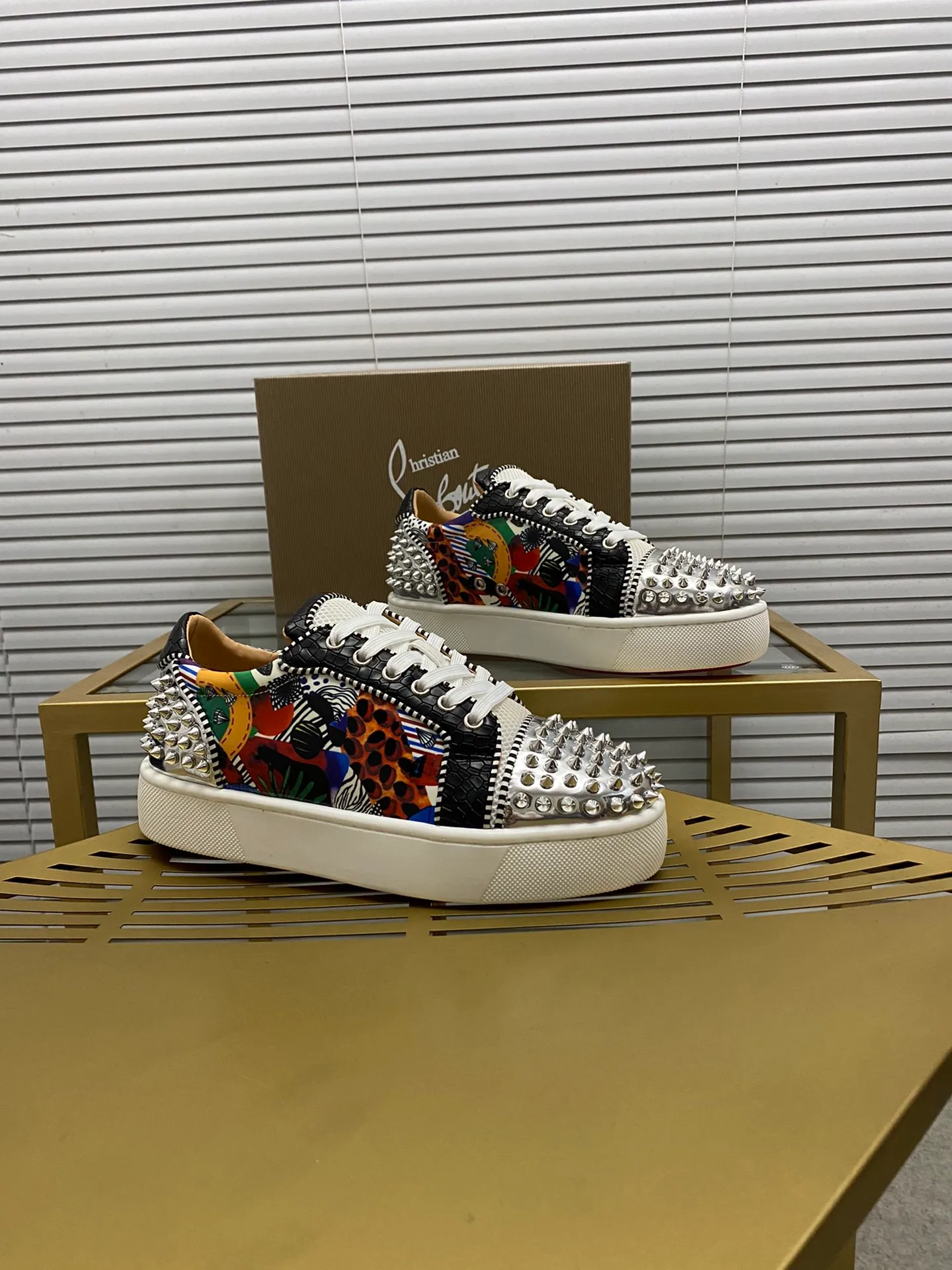(Customized model) Ex-factory price is 600. christian louboutin (CL red sole shoes) counter series, casual sneakers for couples 📢 📢 📢 Exclusive hot style release 🎈🎈💪 Movable latex feet 👻 Finished outsole line [Proud] 😝Female 35-40# Male 38#-46, global supply😝 [Top version]: Original imported genuine leather upper, top original leather lining, original molded TPU outsole, original 1:1 detail processing, original shoe last,